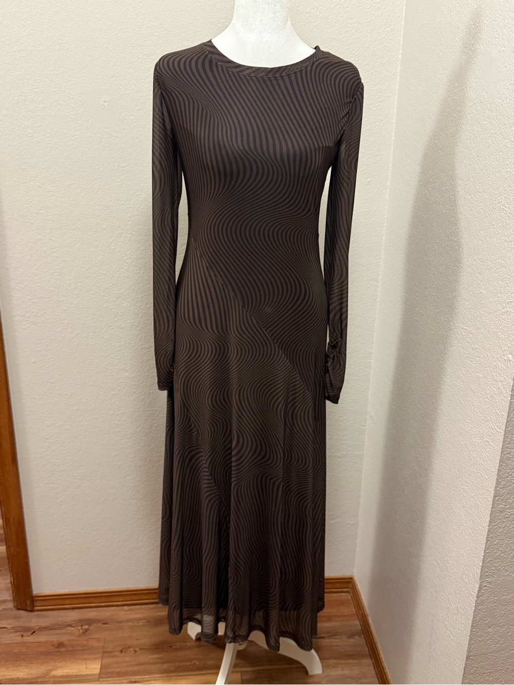 Rachel Zoe Brown Wave-Print Mesh Long Sleeve Maxi Dress